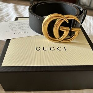 Gucci Belt. Dust bag and box. Fits between sizes 2-8.